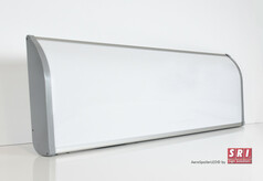 Gew�lbter AeroSpoilerLED LKW Leuchtkasten mit wei�er Polycarbonat-Front und silbernem Aluminiumrahmen.