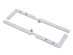 Zwei LED-Streifen mit wei�en und roten LEDs f�r die Deckenleuchte des Actros 2023+.