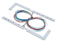 Zwei LED-Platinen mit Kabeln f�r LKW-Kabinenbeleuchtung.