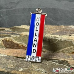 Scandi Pin Minischal Holland: Metallanh�nger mit blau-wei�-roter Fahne und Schriftzug HOLLAND.
