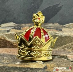 Goldene Krone mit rotem Einsatz und Verzierungen, 3 x 3.5 cm.